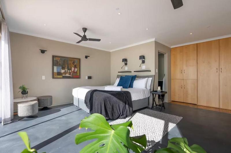 5 Bedroom Property for Sale in Llandudno Western Cape